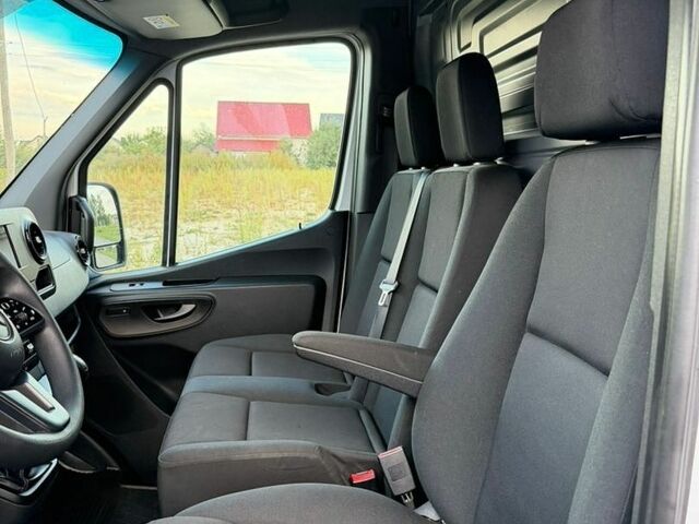 Белый Мерседес Sprinter, объемом двигателя 2.2 л и пробегом 236 тыс. км за 21999 $, фото 28 на Automoto.ua