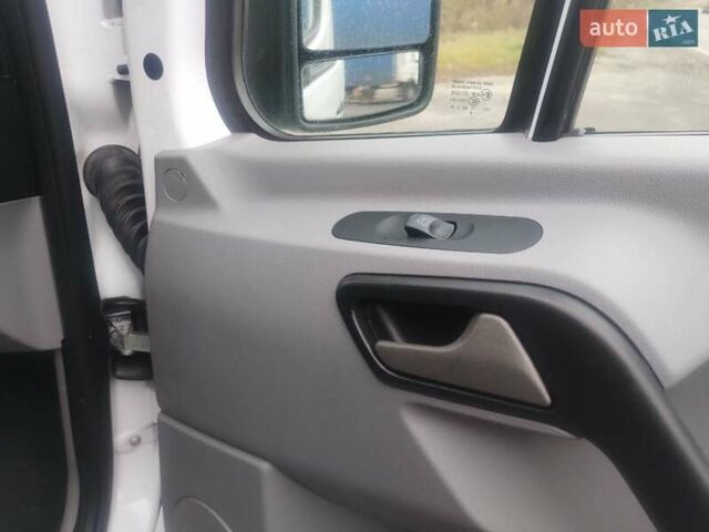 Белый Мерседес Sprinter, объемом двигателя 2.2 л и пробегом 262 тыс. км за 20700 $, фото 20 на Automoto.ua