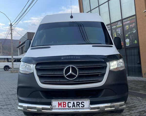 Белый Мерседес Sprinter, объемом двигателя 2.14 л и пробегом 366 тыс. км за 23000 $, фото 1 на Automoto.ua