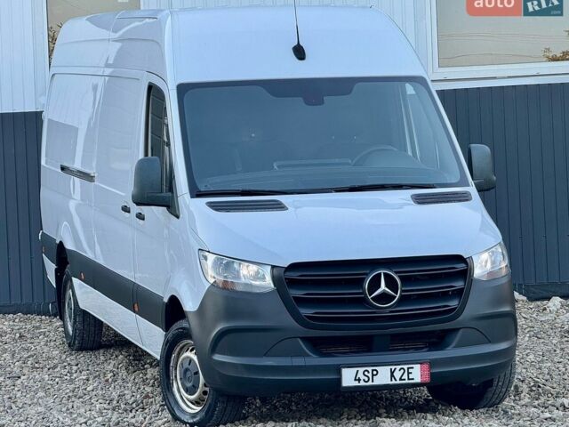 Белый Мерседес Sprinter, объемом двигателя 2.14 л и пробегом 299 тыс. км за 23300 $, фото 1 на Automoto.ua