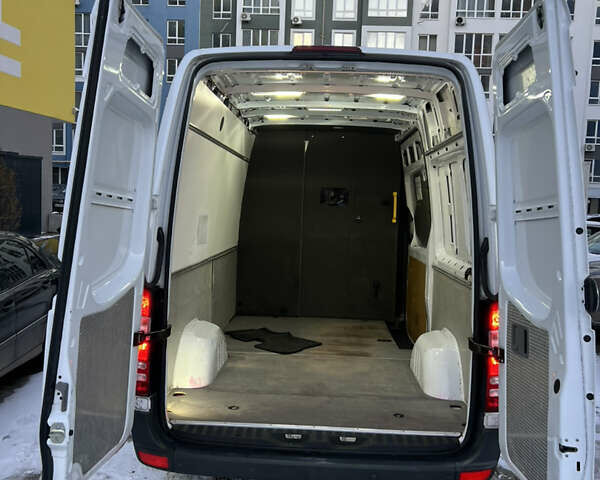 Белый Мерседес Sprinter, объемом двигателя 2.2 л и пробегом 370 тыс. км за 18300 $, фото 13 на Automoto.ua