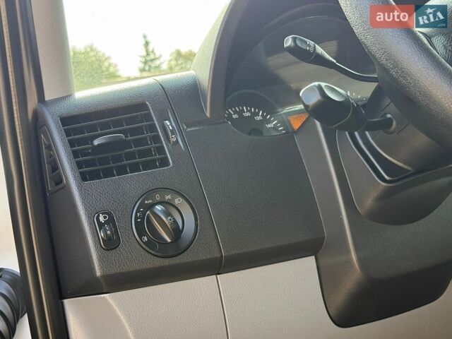 Белый Мерседес Sprinter, объемом двигателя 2.2 л и пробегом 284 тыс. км за 20600 $, фото 13 на Automoto.ua