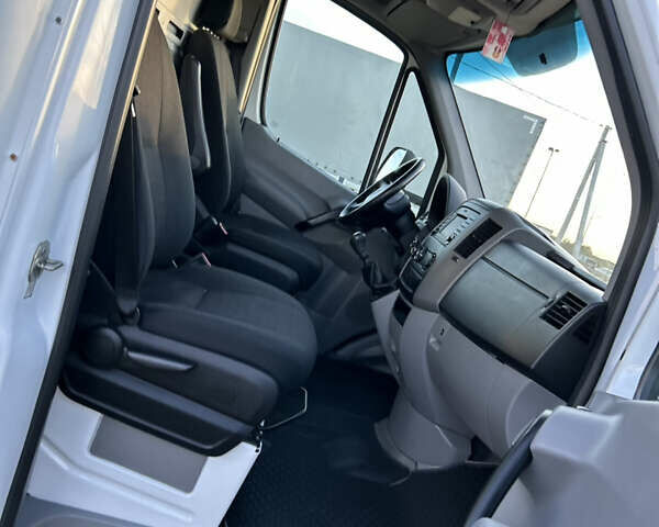 Белый Мерседес Sprinter, объемом двигателя 3 л и пробегом 150 тыс. км за 23800 $, фото 67 на Automoto.ua