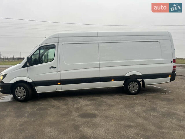 Белый Мерседес Sprinter, объемом двигателя 2.1 л и пробегом 390 тыс. км за 22500 $, фото 2 на Automoto.ua