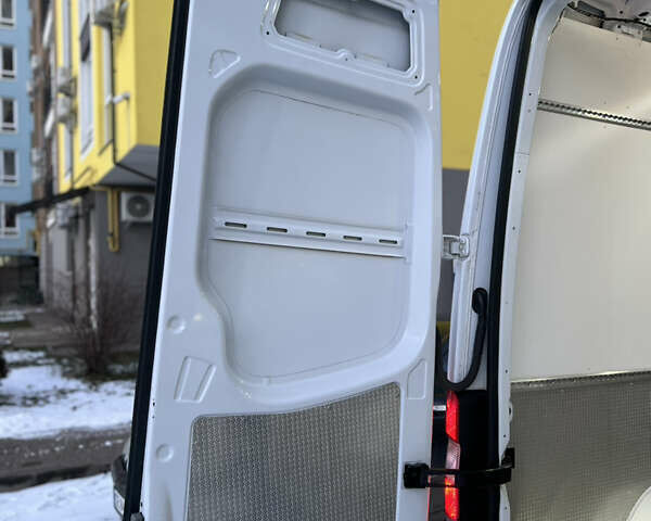Белый Мерседес Sprinter, объемом двигателя 2.2 л и пробегом 370 тыс. км за 18300 $, фото 11 на Automoto.ua