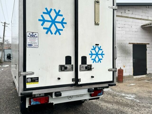 Белый Мерседес Sprinter, объемом двигателя 2.2 л и пробегом 279 тыс. км за 20500 $, фото 3 на Automoto.ua
