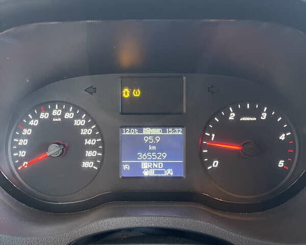 Белый Мерседес Sprinter, объемом двигателя 2.14 л и пробегом 366 тыс. км за 23000 $, фото 11 на Automoto.ua