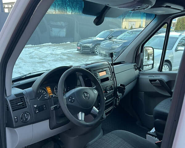 Белый Мерседес Sprinter, объемом двигателя 2.2 л и пробегом 370 тыс. км за 18300 $, фото 49 на Automoto.ua