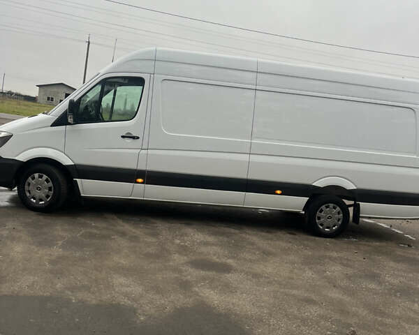 Белый Мерседес Sprinter, объемом двигателя 2.1 л и пробегом 390 тыс. км за 22500 $, фото 1 на Automoto.ua