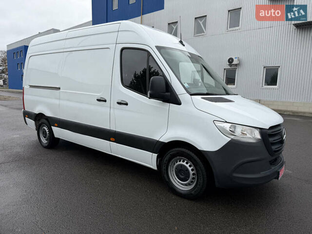 Белый Мерседес Sprinter, объемом двигателя 0 л и пробегом 250 тыс. км за 17200 $, фото 2 на Automoto.ua