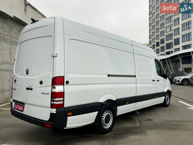 Белый Мерседес Sprinter, объемом двигателя 3 л и пробегом 300 тыс. км за 29500 $, фото 11 на Automoto.ua