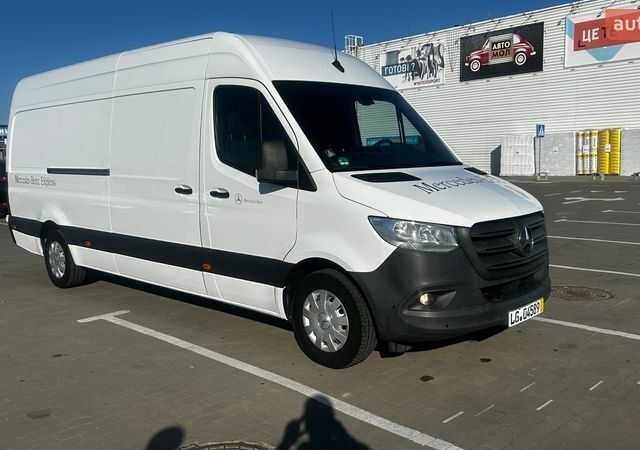 Белый Мерседес Sprinter, объемом двигателя 0 л и пробегом 287 тыс. км за 24950 $, фото 1 на Automoto.ua