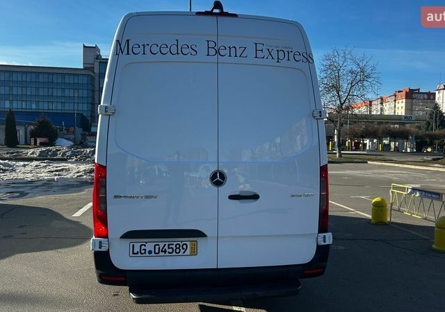 Белый Мерседес Sprinter, объемом двигателя 0 л и пробегом 287 тыс. км за 25700 $, фото 13 на Automoto.ua