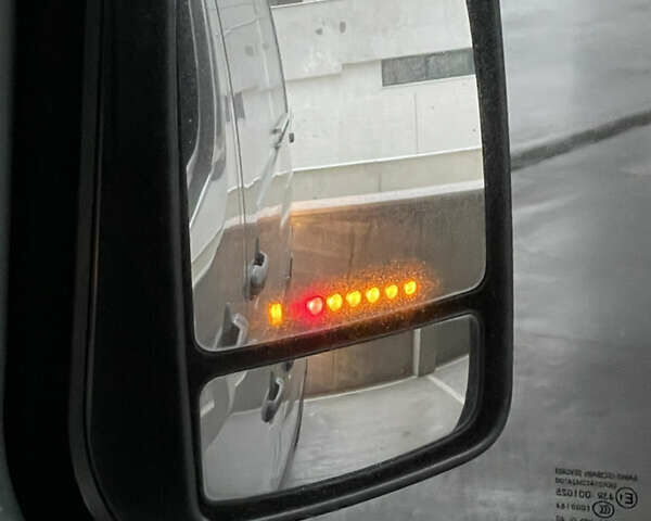 Белый Мерседес Sprinter, объемом двигателя 3 л и пробегом 300 тыс. км за 29500 $, фото 76 на Automoto.ua