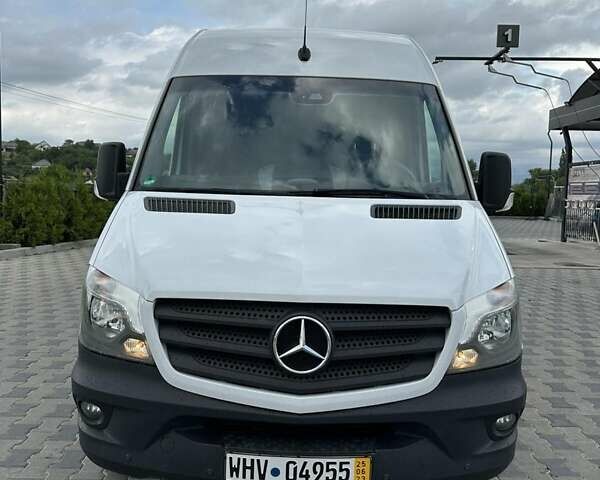 Белый Мерседес Sprinter, объемом двигателя 2.2 л и пробегом 285 тыс. км за 24800 $, фото 1 на Automoto.ua