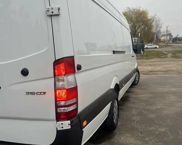 Белый Мерседес Sprinter, объемом двигателя 2.1 л и пробегом 390 тыс. км за 22500 $, фото 10 на Automoto.ua