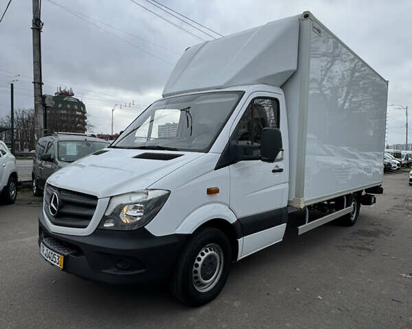 Белый Мерседес Sprinter, объемом двигателя 2.2 л и пробегом 230 тыс. км за 22500 $, фото 3 на Automoto.ua