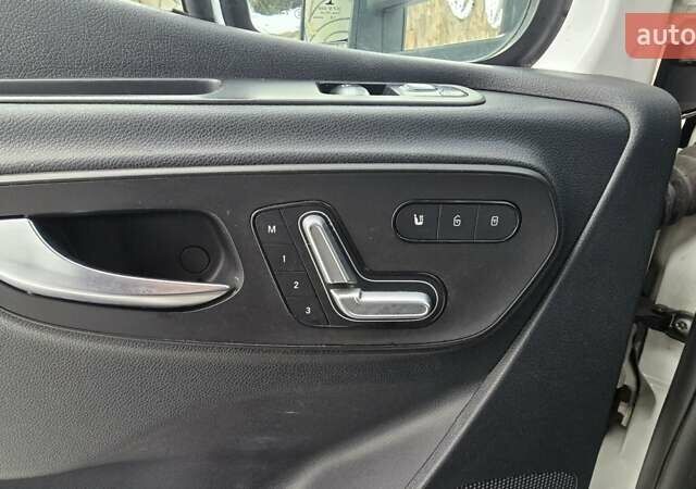 Белый Мерседес Sprinter, объемом двигателя 2.99 л и пробегом 259 тыс. км за 34999 $, фото 11 на Automoto.ua