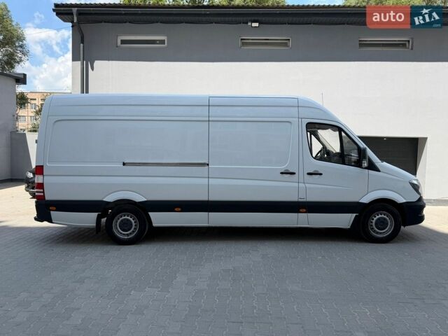 Белый Мерседес Sprinter, объемом двигателя 2.2 л и пробегом 345 тыс. км за 21700 $, фото 1 на Automoto.ua