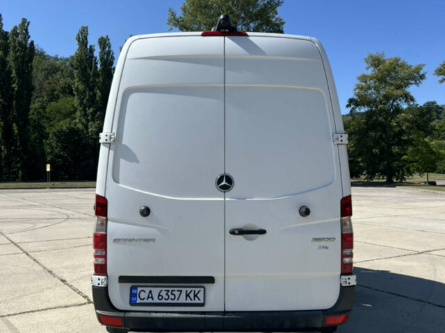 Белый Мерседес Sprinter, объемом двигателя 3 л и пробегом 165 тыс. км за 26950 $, фото 4 на Automoto.ua