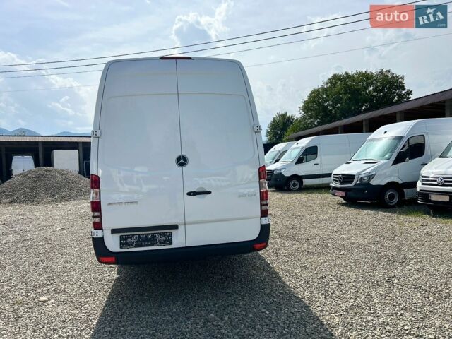 Белый Мерседес Sprinter, объемом двигателя 2.2 л и пробегом 161 тыс. км за 19830 $, фото 9 на Automoto.ua