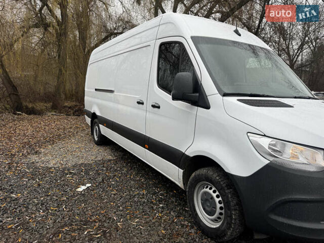 Белый Мерседес Sprinter, объемом двигателя 2.2 л и пробегом 146 тыс. км за 27900 $, фото 3 на Automoto.ua