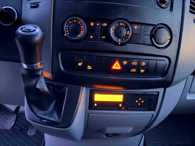 Білий Мерседес Sprinter, об'ємом двигуна 2.2 л та пробігом 259 тис. км за 23800 $, фото 19 на Automoto.ua