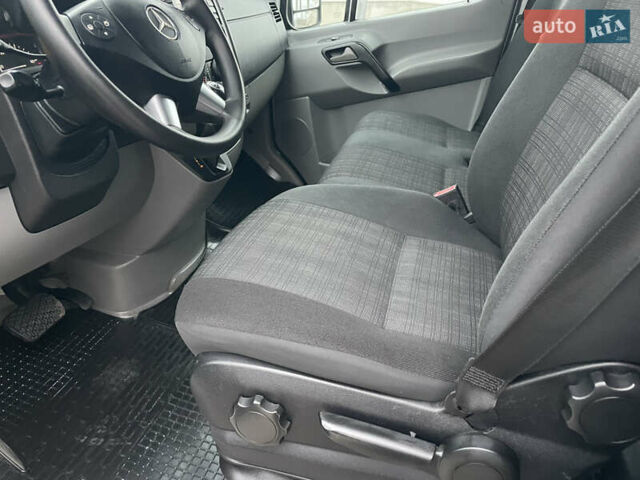 Белый Мерседес Sprinter, объемом двигателя 3 л и пробегом 300 тыс. км за 29500 $, фото 29 на Automoto.ua