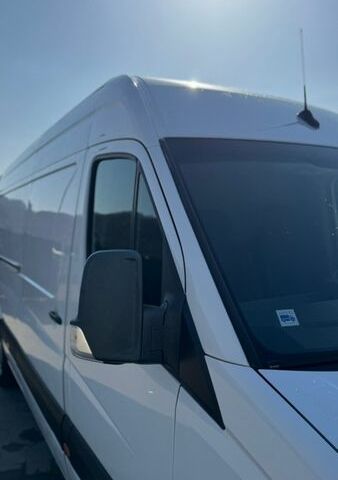 Белый Мерседес Sprinter, объемом двигателя 2.1 л и пробегом 370 тыс. км за 16999 $, фото 9 на Automoto.ua