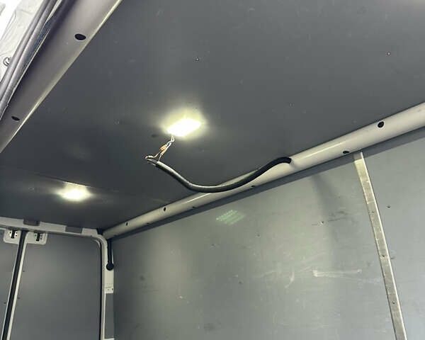 Белый Мерседес Sprinter, объемом двигателя 2.2 л и пробегом 468 тыс. км за 21000 $, фото 24 на Automoto.ua
