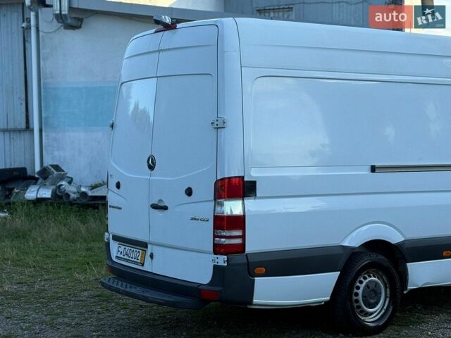 Белый Мерседес Sprinter, объемом двигателя 2.2 л и пробегом 383 тыс. км за 17766 $, фото 17 на Automoto.ua