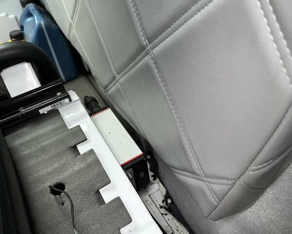 Белый Мерседес Sprinter, объемом двигателя 2.2 л и пробегом 468 тыс. км за 21000 $, фото 21 на Automoto.ua