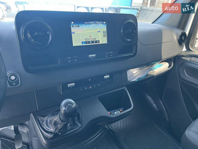 Белый Мерседес Sprinter, объемом двигателя 2.1 л и пробегом 184 тыс. км за 32500 $, фото 9 на Automoto.ua
