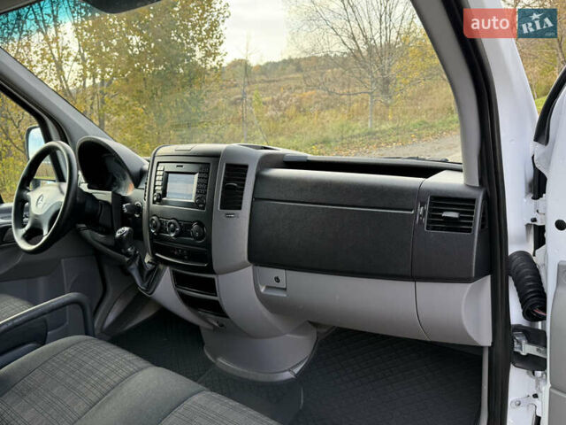 Белый Мерседес Sprinter, объемом двигателя 2.2 л и пробегом 278 тыс. км за 19300 $, фото 12 на Automoto.ua