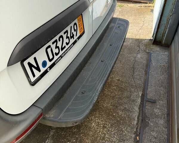 Белый Мерседес Sprinter, объемом двигателя 2.15 л и пробегом 300 тыс. км за 26000 $, фото 12 на Automoto.ua