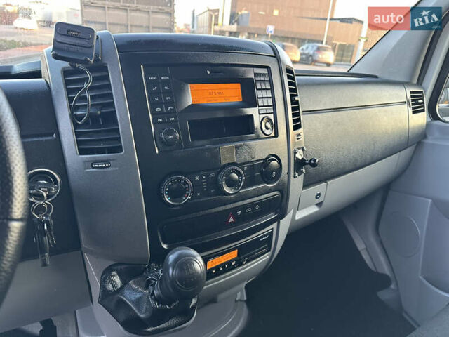 Белый Мерседес Sprinter, объемом двигателя 2.2 л и пробегом 264 тыс. км за 24300 $, фото 22 на Automoto.ua