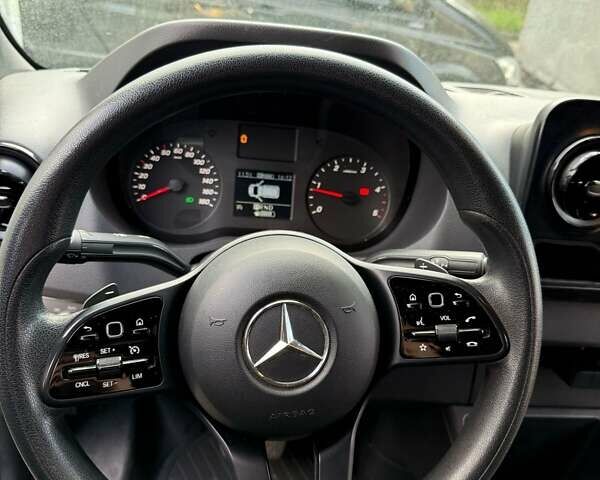 Белый Мерседес Sprinter, объемом двигателя 2.15 л и пробегом 300 тыс. км за 26000 $, фото 5 на Automoto.ua