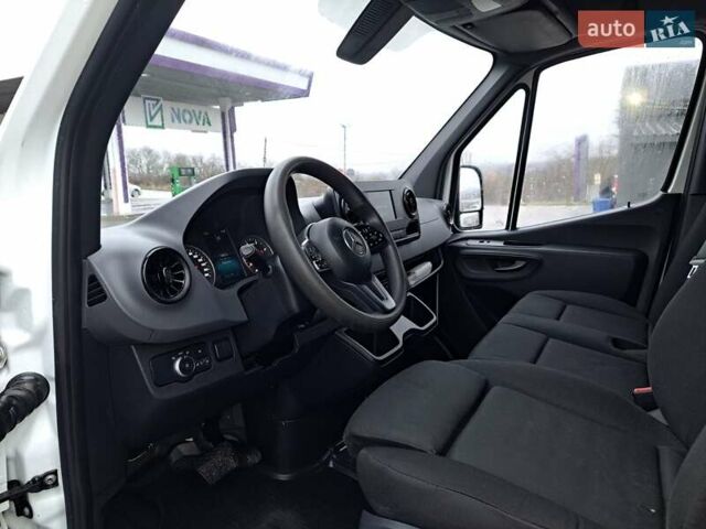 Белый Мерседес Sprinter, объемом двигателя 22 л и пробегом 256 тыс. км за 26500 $, фото 4 на Automoto.ua