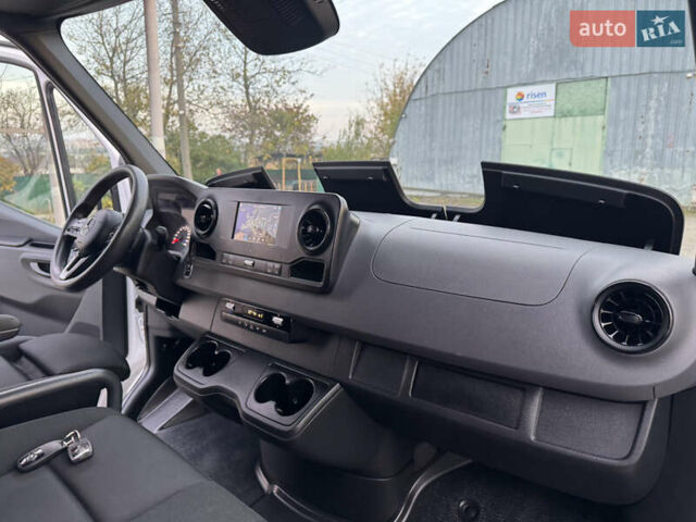 Мерседес Sprinter 2019 в Ровно на Automoto.ua Белый Мерседес Sprinter, объемом двигателя 2.2 л и пробегом 269 тыс. км за 34800 $, фото 45 на Automoto.ua
