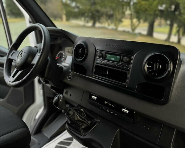Белый Мерседес Sprinter, объемом двигателя 2.14 л и пробегом 233 тыс. км за 21700 $, фото 34 на Automoto.ua