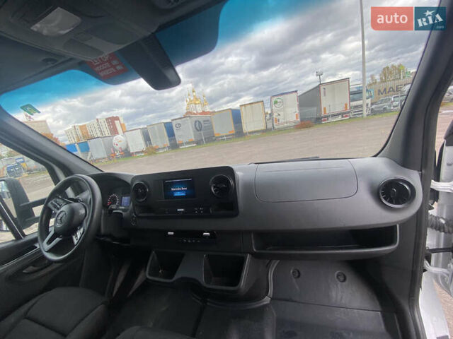 Белый Мерседес Sprinter, объемом двигателя 0 л и пробегом 240 тыс. км за 24000 $, фото 13 на Automoto.ua