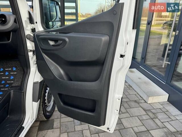Белый Мерседес Sprinter, объемом двигателя 2.2 л и пробегом 364 тыс. км за 26500 $, фото 27 на Automoto.ua
