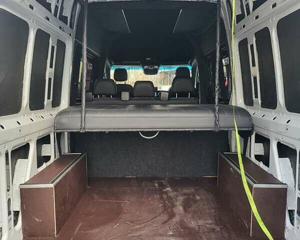 Белый Мерседес Sprinter, объемом двигателя 3 л и пробегом 142 тыс. км за 55000 $, фото 16 на Automoto.ua