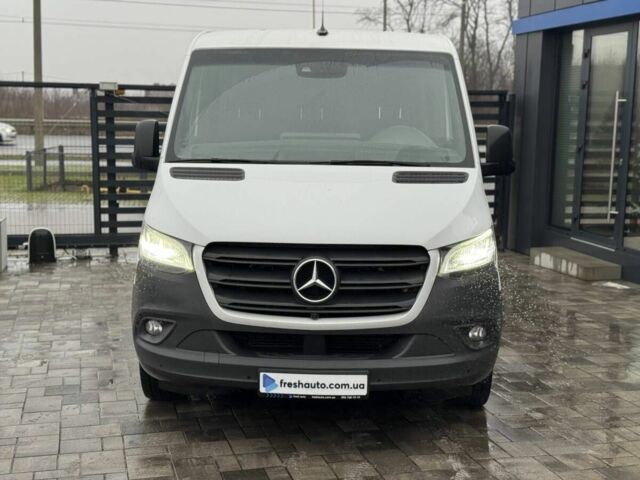 Белый Мерседес Sprinter, объемом двигателя 2.2 л и пробегом 200 тыс. км за 28900 $, фото 1 на Automoto.ua