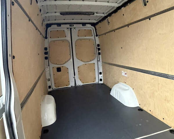 Белый Мерседес Sprinter, объемом двигателя 0 л и пробегом 272 тыс. км за 24500 $, фото 18 на Automoto.ua
