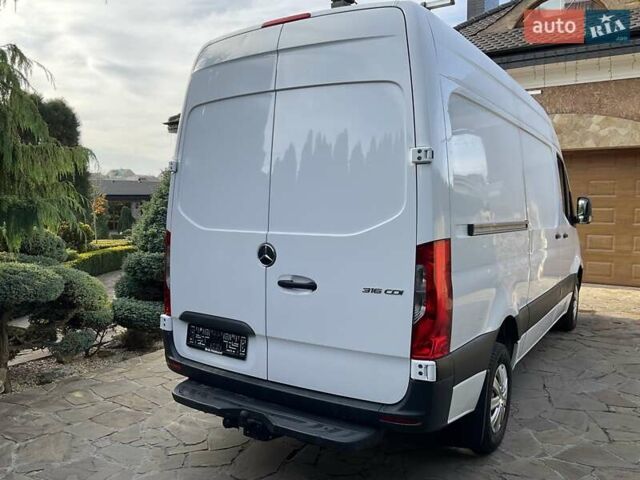Белый Мерседес Sprinter, объемом двигателя 2.2 л и пробегом 169 тыс. км за 21499 $, фото 5 на Automoto.ua