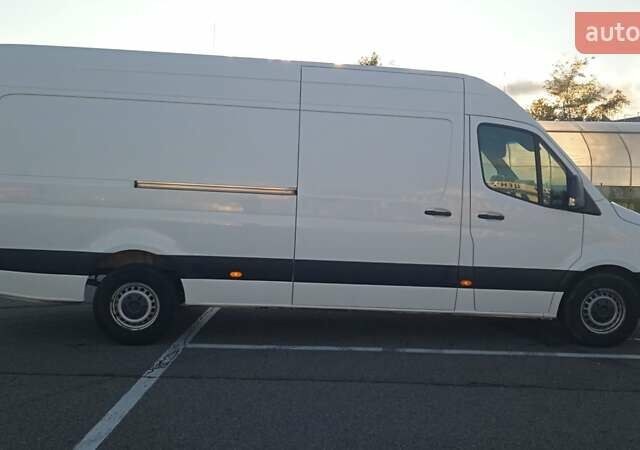 Белый Мерседес Sprinter, объемом двигателя 2.14 л и пробегом 411 тыс. км за 21500 $, фото 5 на Automoto.ua