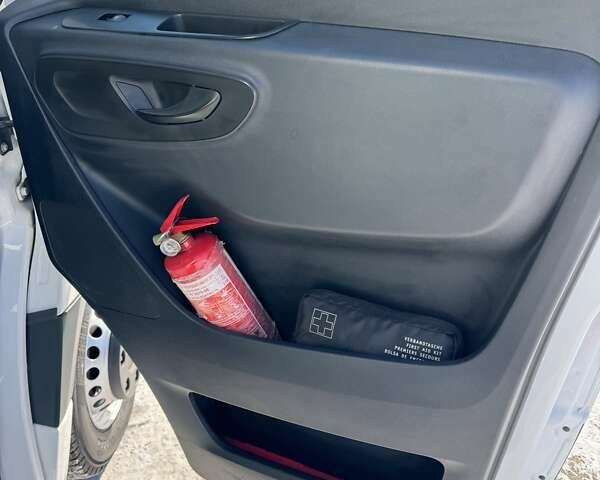 Білий Мерседес Sprinter, об'ємом двигуна 2.2 л та пробігом 201 тис. км за 37500 $, фото 38 на Automoto.ua