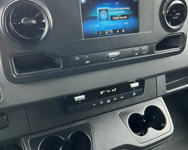 Белый Мерседес Sprinter, объемом двигателя 2.2 л и пробегом 237 тыс. км за 23500 $, фото 12 на Automoto.ua