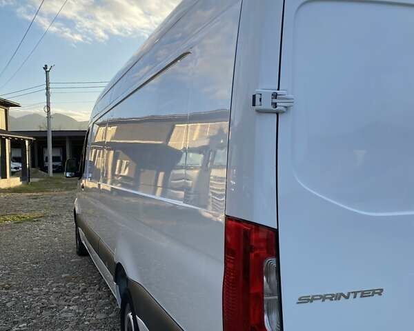 Белый Мерседес Sprinter, объемом двигателя 2.2 л и пробегом 165 тыс. км за 23350 $, фото 27 на Automoto.ua